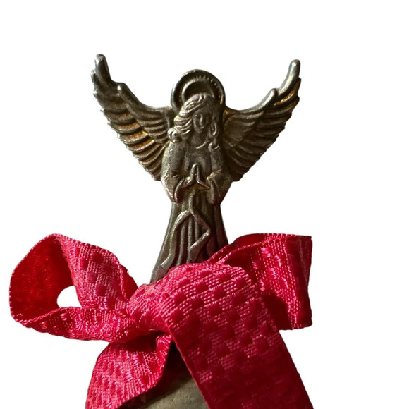 Vintage International Silver Company 1996 Silver Plated Christmas Angel Bell - Picture 2 of 4
